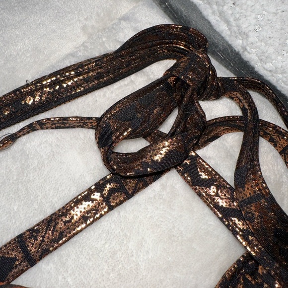 Medusa Complex Fashion Beachy Goddess Top - Picture 2 of 3